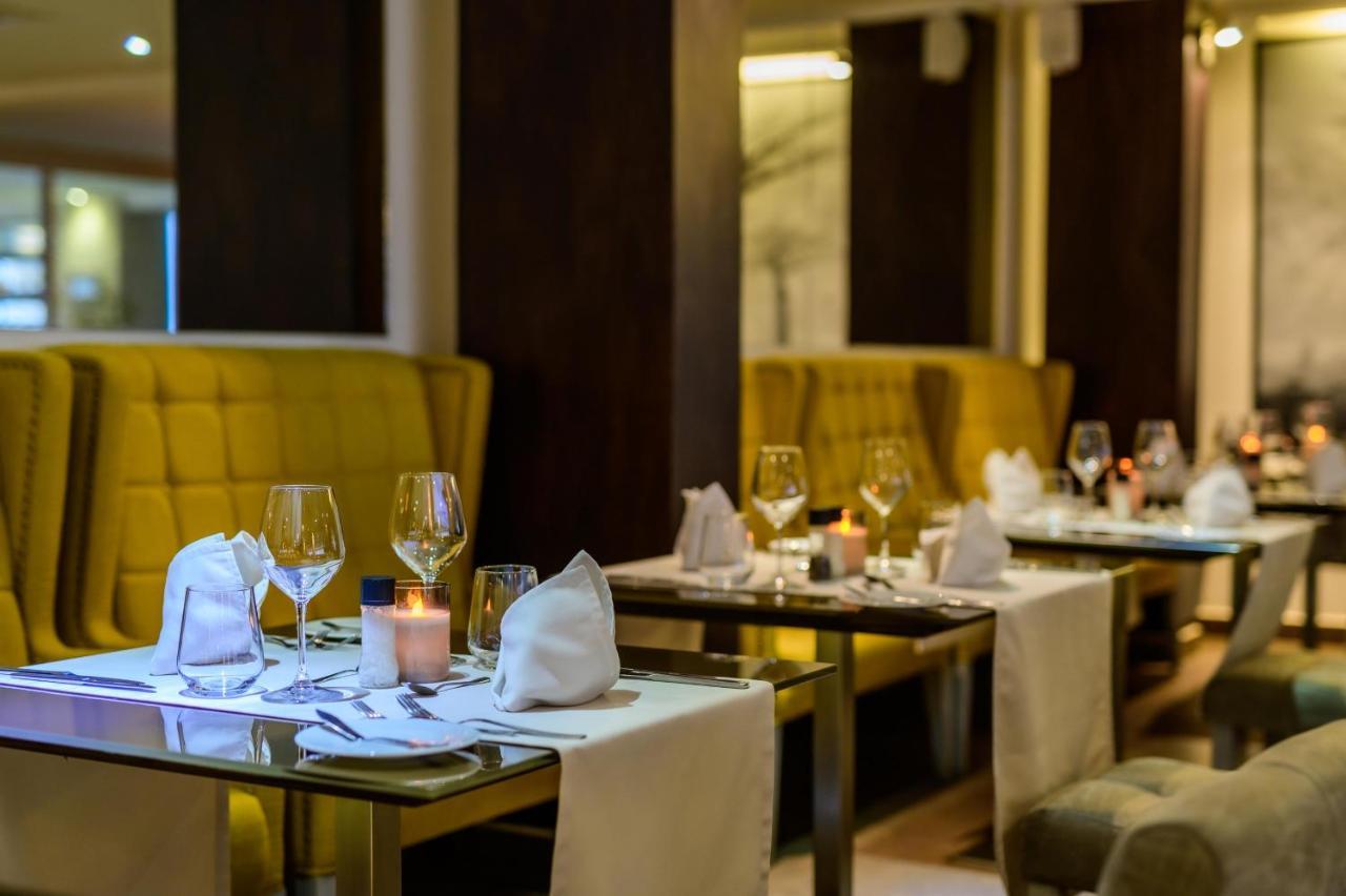 Baobab Tree Hotel & Spa Махаянга Екстериор снимка
