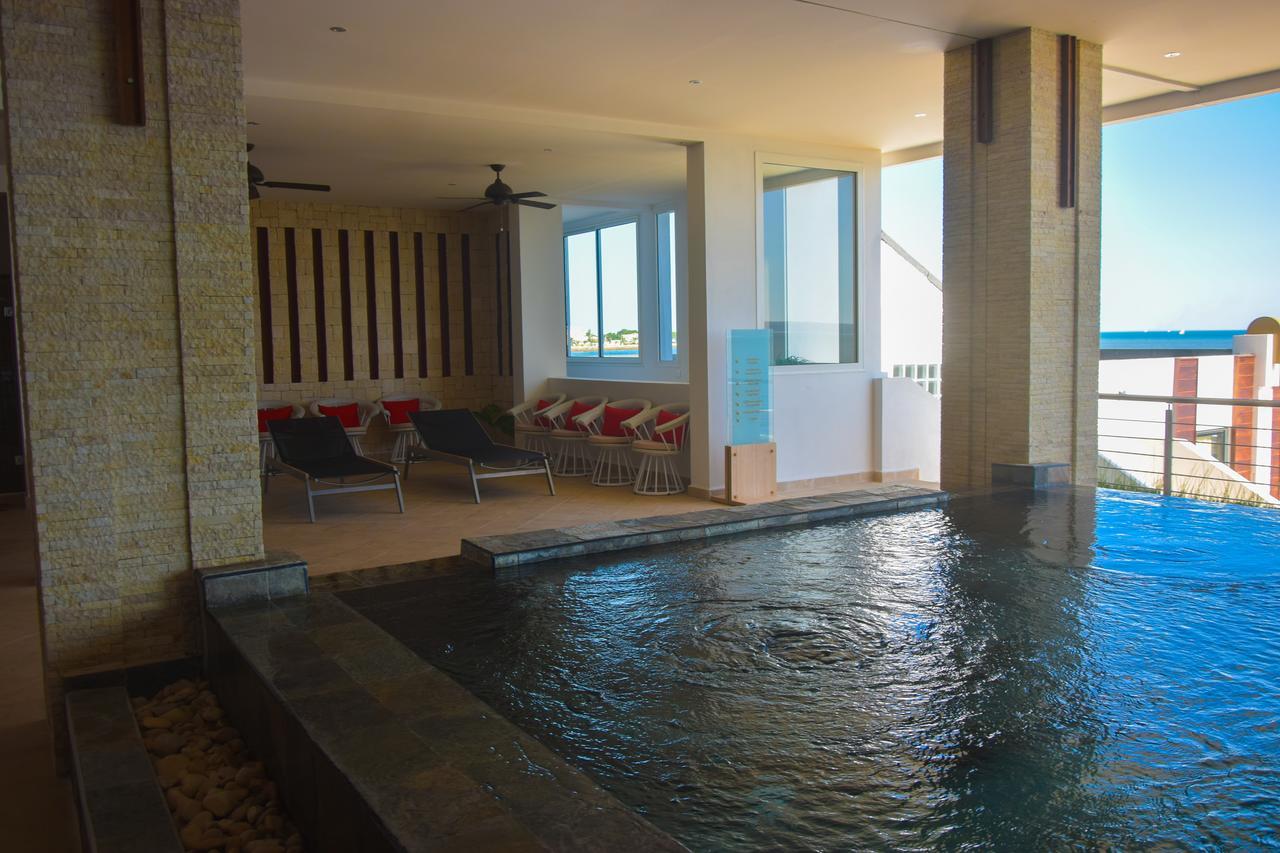 Baobab Tree Hotel & Spa Махаянга Екстериор снимка